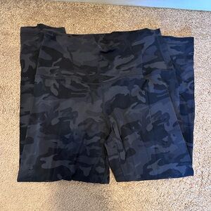 Lululemon cropped camp align leggings